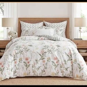 Levtex Home Viviana Comforter Set Full/Queen Comforter Botanical Floral Coral Gr